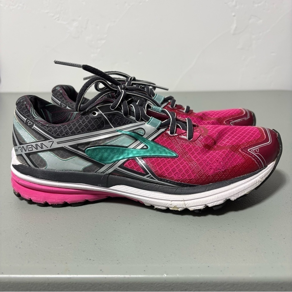 Brooks Women's Athletic Shoes Walking Sneakers Ravenna 7 Size 9 Pink Teal